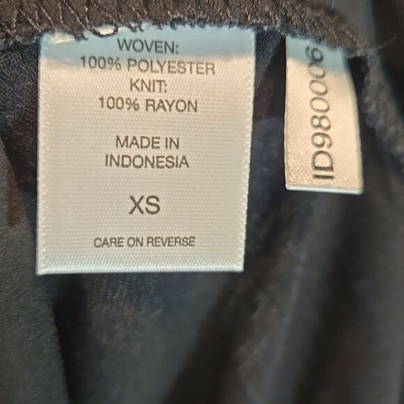 Soho Black Women's dual texture Top size XS - Picture 5 of 9